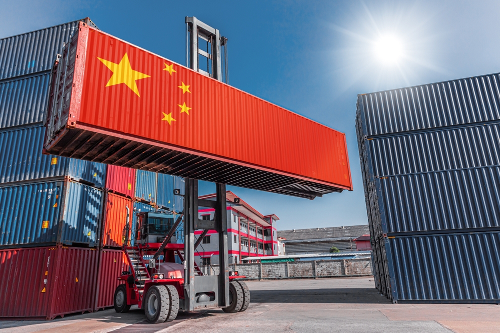 China tightens the chip push: a 50% local equipment rule and what it means for Asian stocks